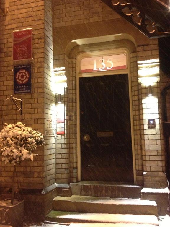 Bishops Guest Accommodation York Exterior foto